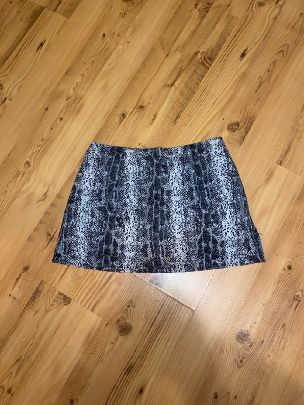 Vintage Blue Snake-Print Mini Skirt in Black and Gray